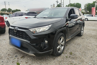 丰田 RAV4荣放 2021款 2.0L CVT两驱风尚PLUS版