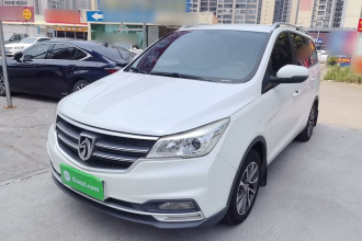 宝骏730 2019款 1.5L 手动时尚型 7座 国VI