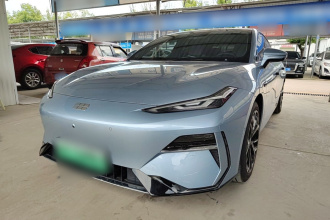 吉利银河 银河E8 2025款 700km 远航智驾版