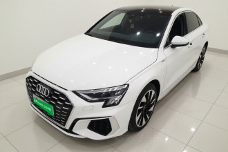 奥迪A3 2023款 A3L Limousine 35 TFSI 时尚运动型