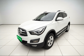 海马S5 2015款 1.6L 手动豪华型天窗版