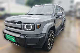 iCAR V27 2026款 200KM四驱猎鹰700