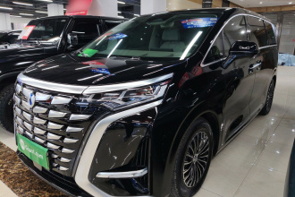 腾势D9 2022款 DM-i 970 四驱旗舰型