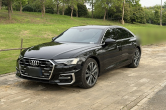 奥迪A6L 2025款 改款 45 TFSI 臻选动感型