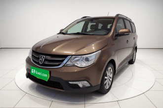 宝骏730 2015款 1.8L 手动豪华导航ESP版 7座