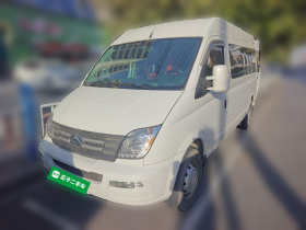 上汽大通MAXUS 新途V80 2023款 2.0T 手动经典傲运通长轴中顶6/7/8/9座
