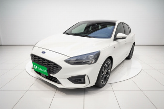 福特 福克斯 2020款 三厢 EcoBoost 180 自动ST Line