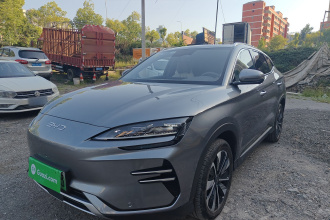 比亚迪 宋PLUS新能源 2024款 荣耀版 EV 520km 尊贵型