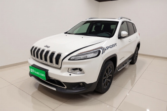 Jeep 自由光 2020款 2.0L 两驱经典运动版