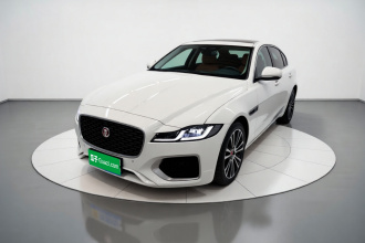 捷豹XFL 2024款 2.0T P250 两驱尊享豪华版