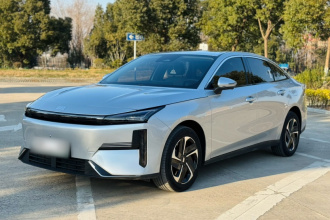 吉利银河 银河L6 2025款 EM-i 140km 星舰版