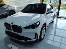 宝马iX1 2023款 eDrive25L X设计套装