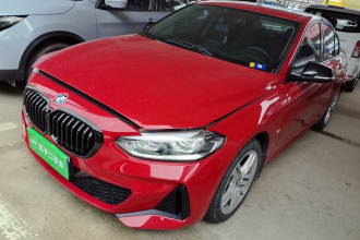 宝马1系 2022款 120i M运动曜夜版