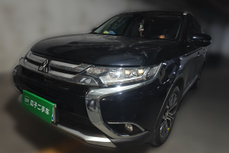 三菱 欧蓝德 2016款 2.4L 四驱精英版 5座