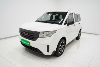 五菱汽车 五菱宏光PLUS 2019款 1.5T 手动标准型 7座