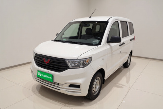 五菱汽车 五菱宏光V 2022款 1.5L劲取版电动助力LAR