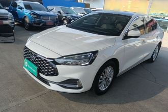 福特 福克斯 2021款 三厢 EcoBoost 180 自动锋潮型