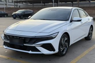 现代 伊兰特 2023款 1.5L CVT LUX尊贵版