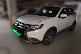 三菱 欧蓝德 2018款 2.0L 两驱荣耀版 5座