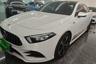 奔驰A级 2022款 改款三 A 200 L 运动轿车时尚型