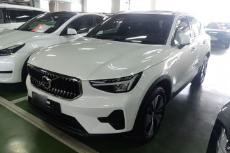 沃尔沃XC40 2024款 B3 智远豪华版