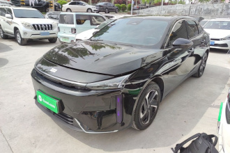 吉利银河 银河L6 2025款 EM-i 140km 探索+版