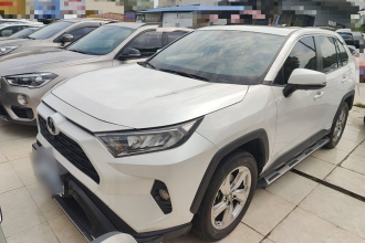 丰田 RAV4荣放 2021款 2.0L CVT两驱风尚PLUS版