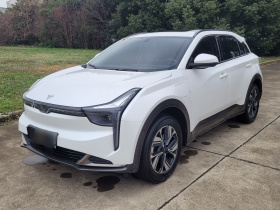 哪吒汽车 哪吒U 2022款 智400 Pro 三元锂