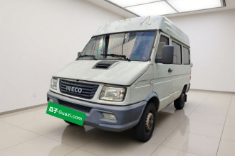 依维柯得意 2017款 2.5T A35客车5-7座47Z5