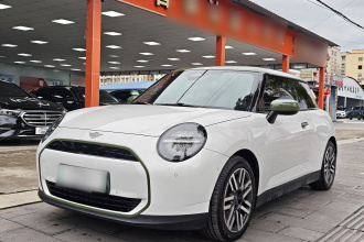 电动MINI COOPER 2024款 456km COOPER E 经典派