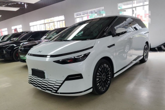 小鹏X9 2025款 纯电 650长续航 Max