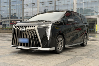 广汽传祺 传祺M8 2023款 宗师系列 双擎 御尊版