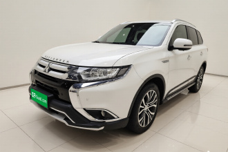 三菱 欧蓝德 2018款 2.0L 两驱荣耀版 5座