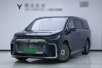 岚图汽车 岚图梦想家 2025款 PHEV 四驱旗舰鲲鹏版