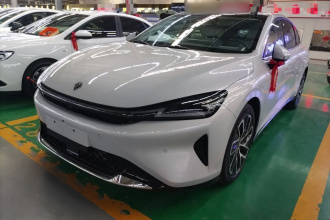 宝骏享境 2025款 插混 140km豪华版