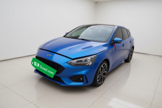 福特 福克斯 2019款 三厢 EcoBoost 180 自动ST Line