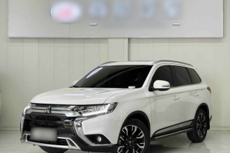 三菱 欧蓝德 2019款 2.0L 两驱畅享版 5座 国VI
