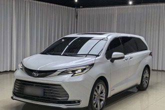丰田 赛那SIENNA 2023款 2.5L混动 尊贵版