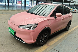 哪吒汽车 哪吒V 2022款 潮 400 Lite 粉色定制款
