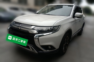 三菱 欧蓝德 2019款 2.4L 四驱致享版 7座 国VI