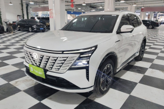 长安CS75 PLUS 2025款 第四代 1.5T 新蓝鲸 智慧尊享型