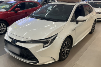 丰田 雷凌 2023款 智能电混双擎 1.8L 豪华版
