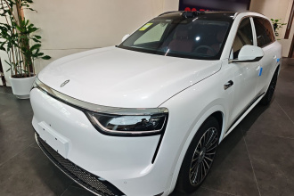 鸿蒙智行 问界M8 2025款 纯电 Max+ 五座四驱版 (192线激光雷达）