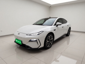 吉利银河 银河E8 2025款 700km 远航智驾版