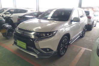 三菱 欧蓝德 2020款 2.4L 四驱致享版 5座