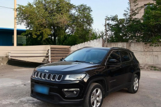 Jeep 指南者 2020款 220T 自动精英版