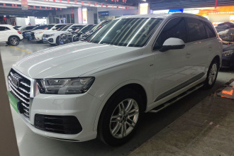 奥迪Q7 2016款 40 TFSI S line运动型