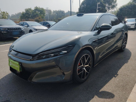 比亚迪 汉L 2025款 DM-p 四驱激光雷达旗舰型