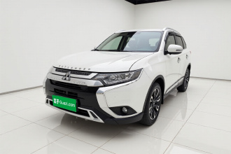 三菱 欧蓝德 2020款 2.0L 两驱畅享版 5座