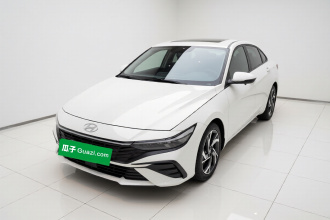 现代 伊兰特 2023款 1.5L CVT LUX尊贵版